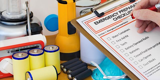 Emergency prepardeness kit with an emergency preparedness checklist