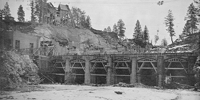 Black and white old picture of Post Falls Dam